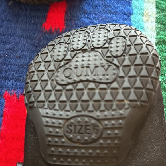 Qumy Pets Dog Shoes size 6 NWOT ♥️ - Picture 4 of 4